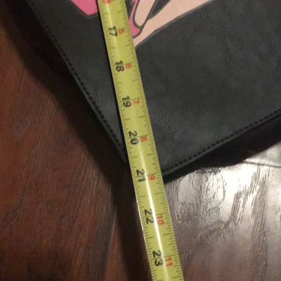 Mega Size Betty Boop Heart shaped Purse - Picture 5 of 5